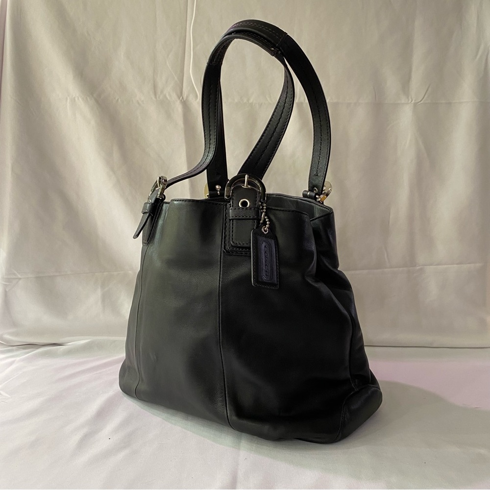 Coach Black Leather Shoulder Bag with Structured Design